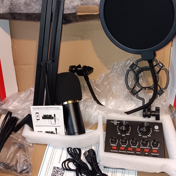 NWOT Podcast equiptment complete set condenser mic, sound card - Picture 6 of 7